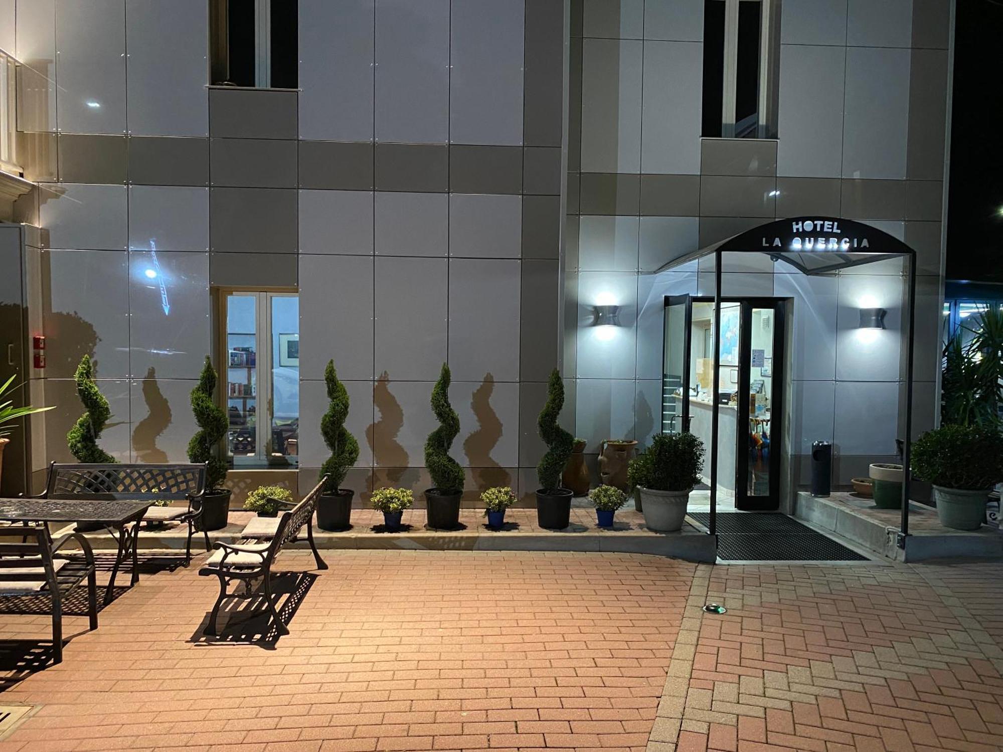 Hotel La Quercia Моццо Экстерьер фото