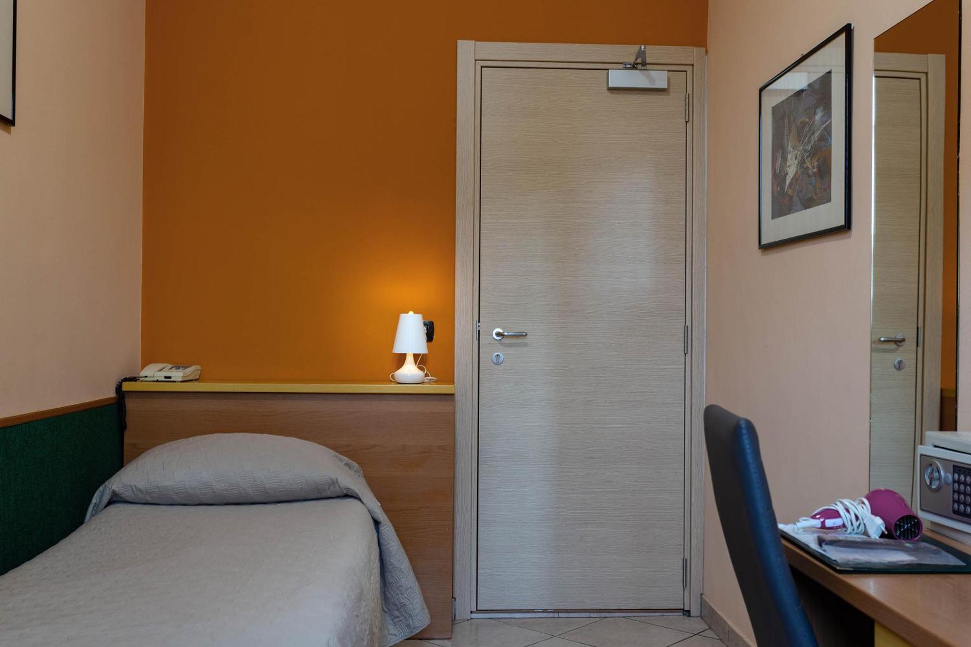 Hotel La Quercia Моццо Экстерьер фото
